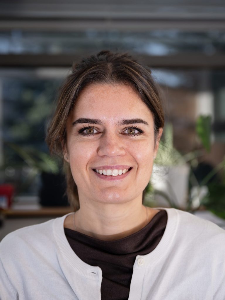 Profile photograph Dr Melis Sutman